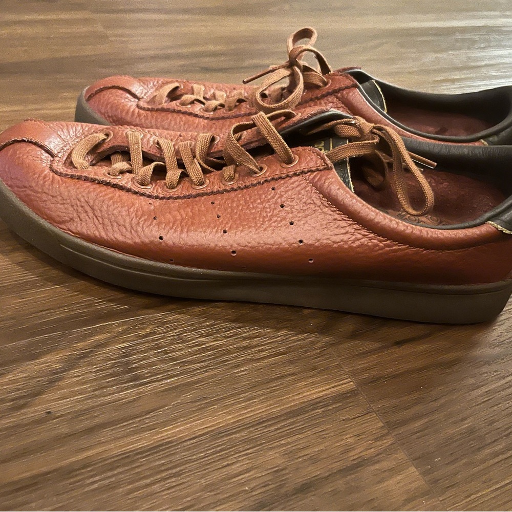 Adidas Lacombe Leather Sneakers